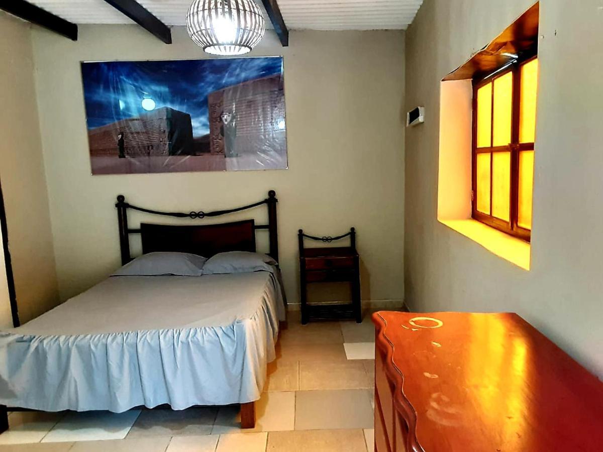 Villa Hospedaje Chanchan Cultural Lodge トルヒーリョ エクステリア 写真