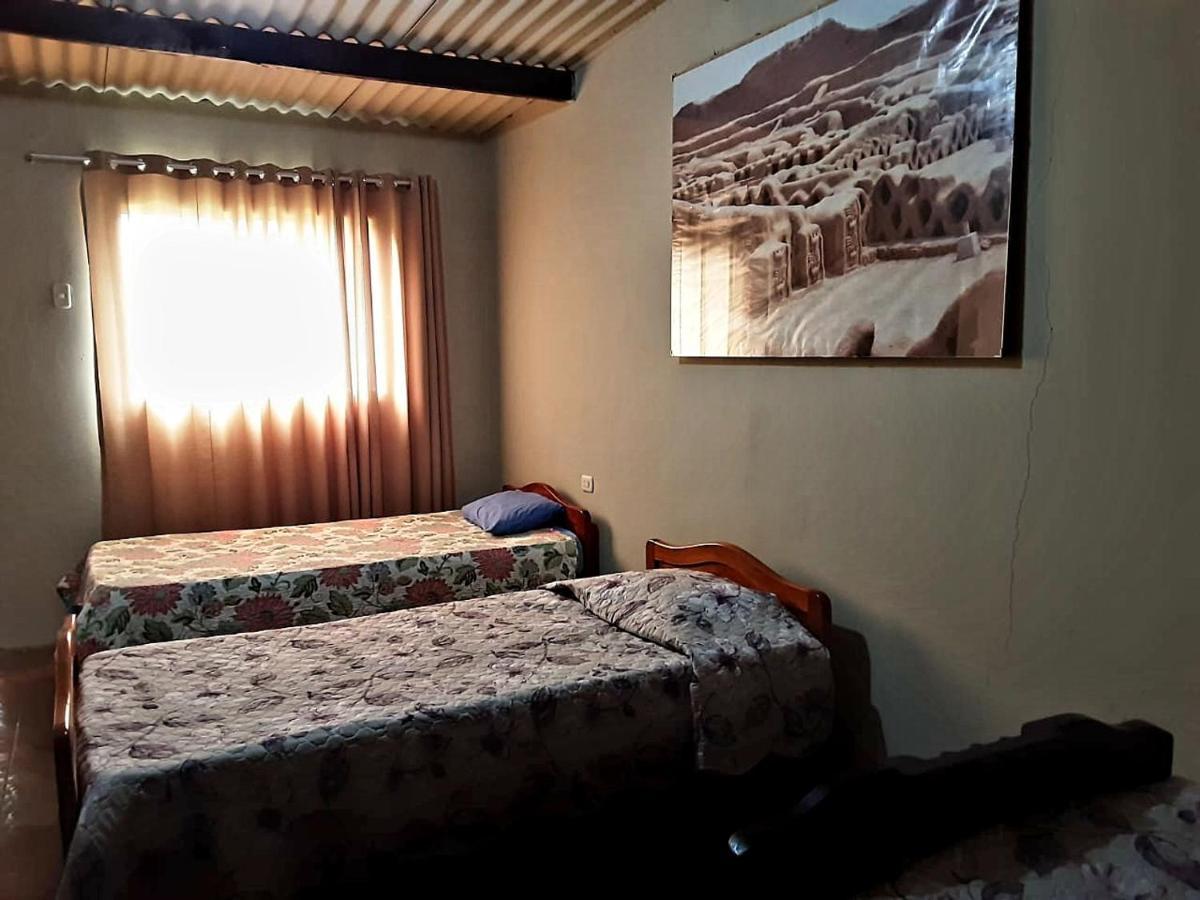 Villa Hospedaje Chanchan Cultural Lodge トルヒーリョ エクステリア 写真