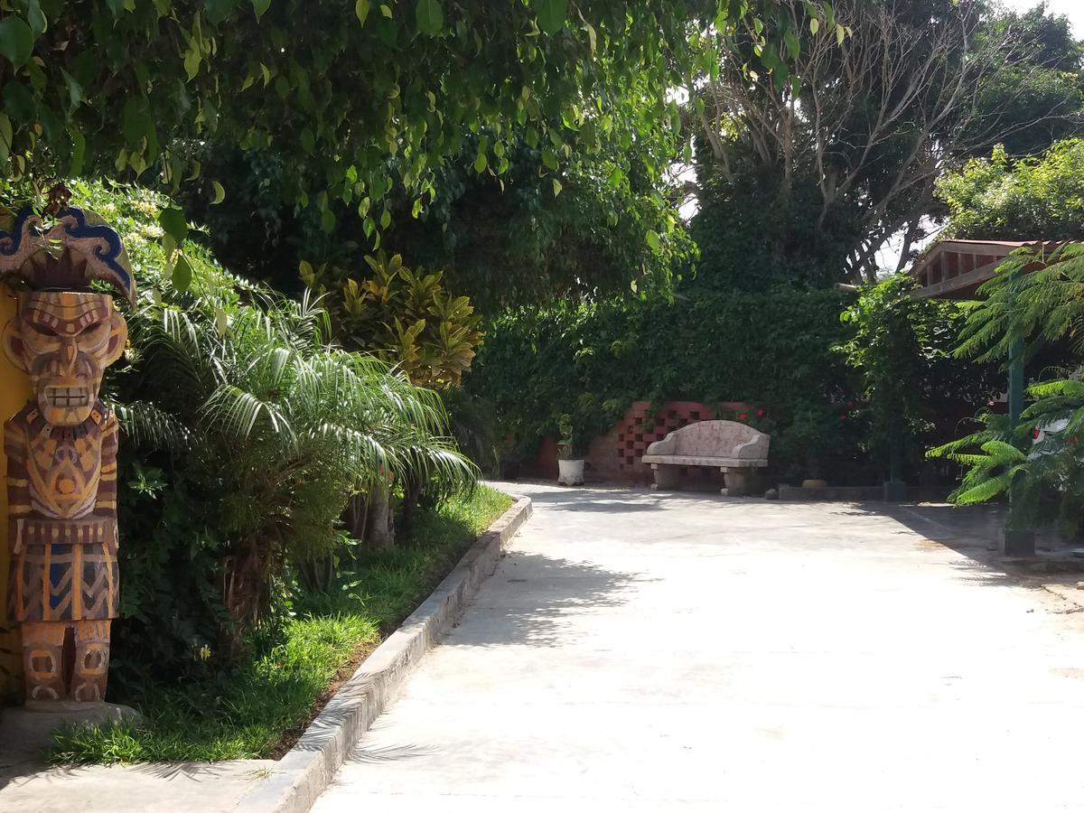 Villa Hospedaje Chanchan Cultural Lodge トルヒーリョ エクステリア 写真